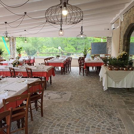 סנטו סטפאנו בלבו Agriturismo Cascina L'Arche מראה חיצוני תמונה
