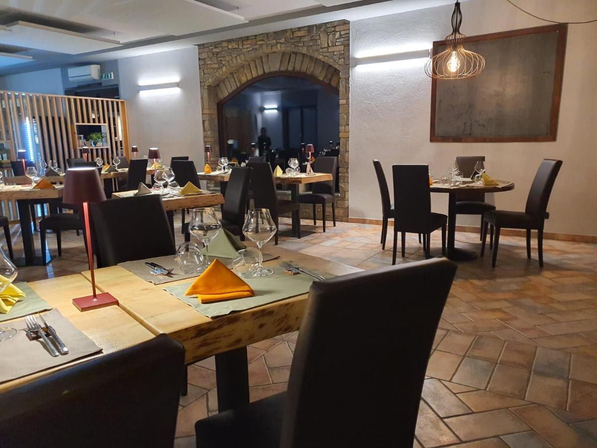 סנטו סטפאנו בלבו Agriturismo Cascina L'Arche מראה חיצוני תמונה