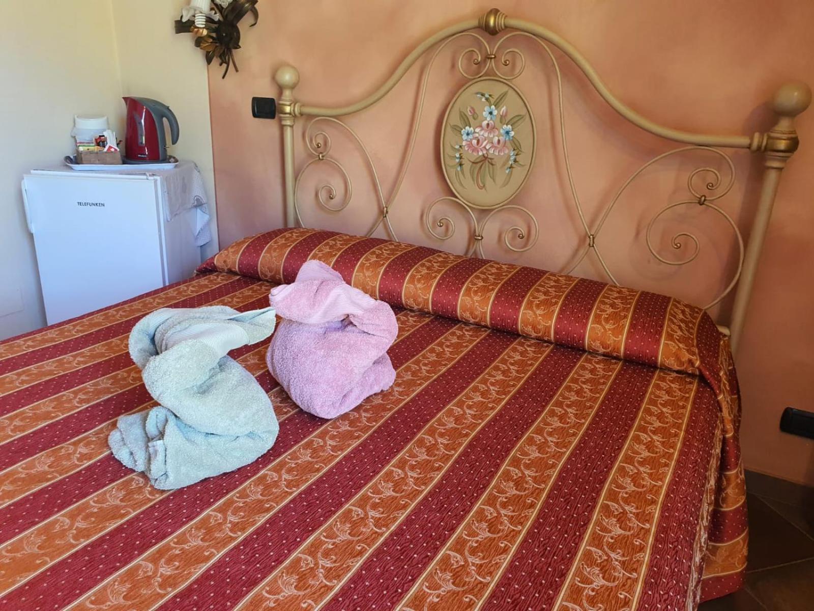 סנטו סטפאנו בלבו Agriturismo Cascina L'Arche מראה חיצוני תמונה