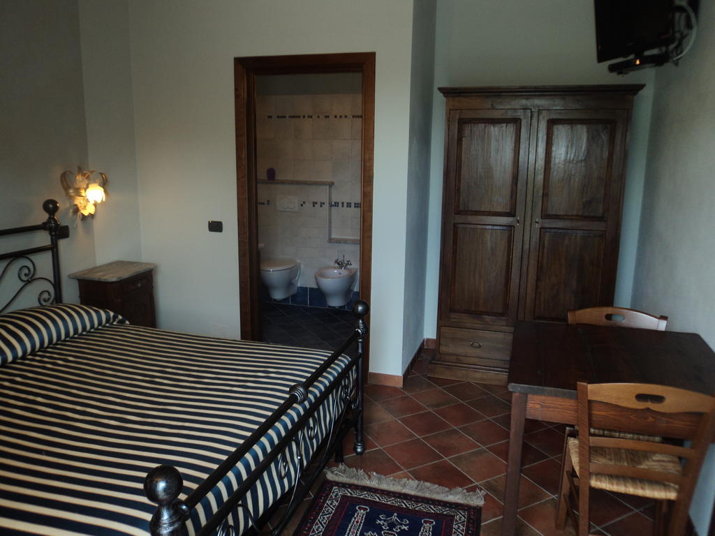 סנטו סטפאנו בלבו Agriturismo Cascina L'Arche חדר תמונה