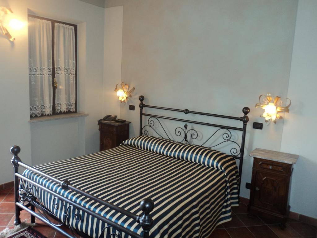 סנטו סטפאנו בלבו Agriturismo Cascina L'Arche חדר תמונה