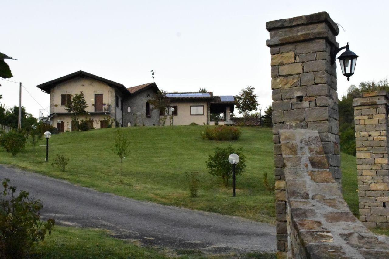 סנטו סטפאנו בלבו Agriturismo Cascina L'Arche מראה חיצוני תמונה